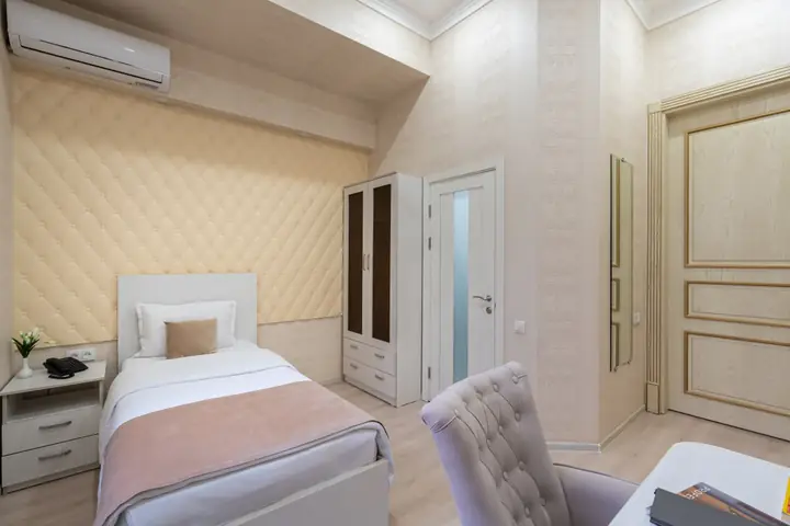 Bir kishilik xona — Shoxjahon Hotel, 5