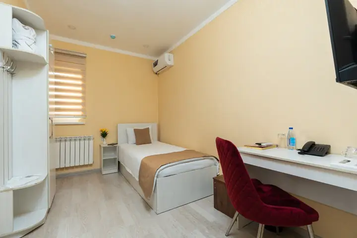 Bir kishilik xona — Shoxjahon Hotel, 6