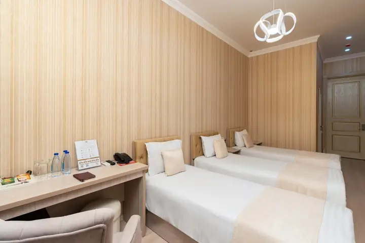 Трёхместный номер — Shoxjahon Hotel, 10